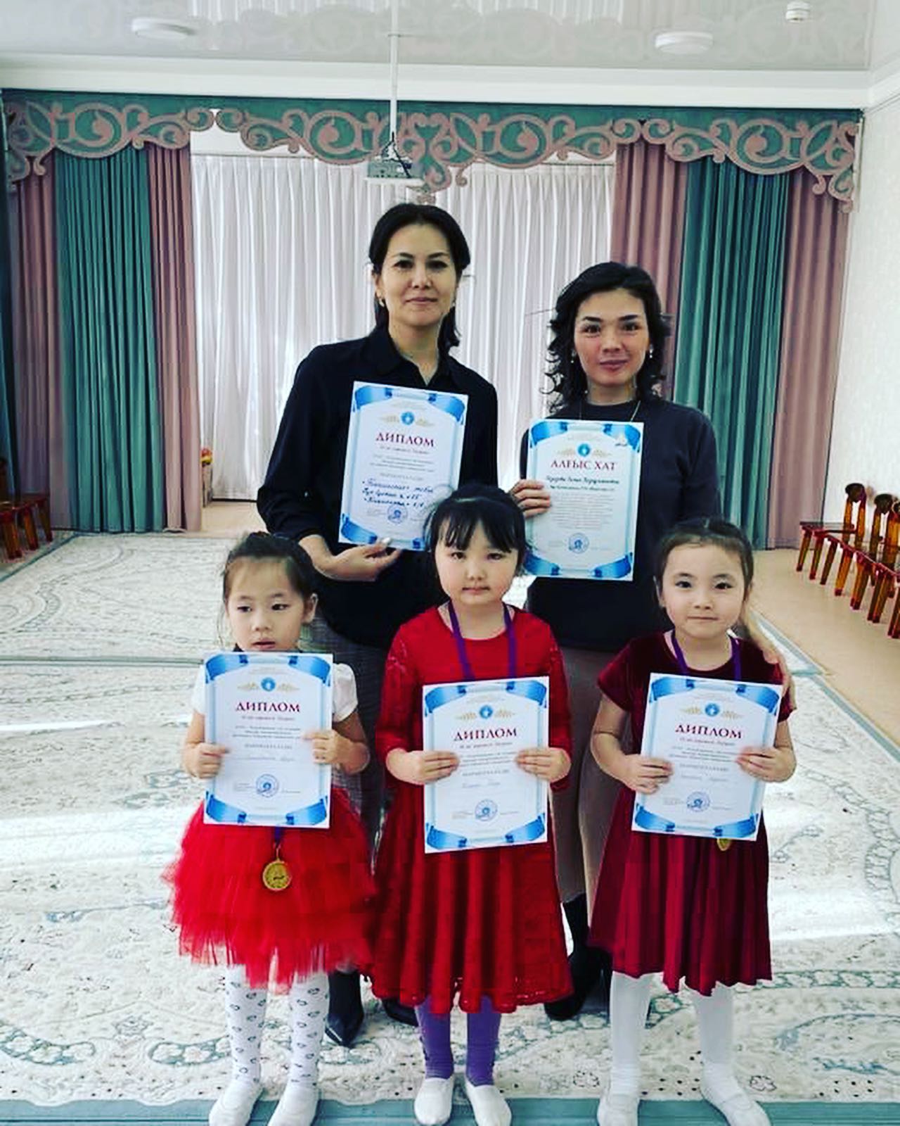 “Көбелек” тобының бүлдіршіндерін XVIII -Республикалық “Ақ көгершін” балалар шығармашылығы фестиваль -байқауының II ші дәрежелі дипломымен құттықтаймыз!